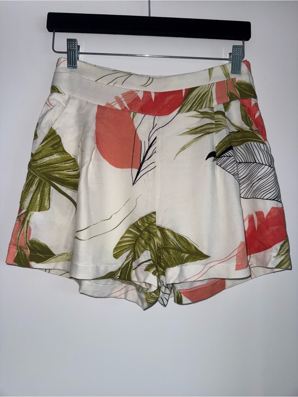 🌴 Tropical Print Shorts in White, Coral & Olive